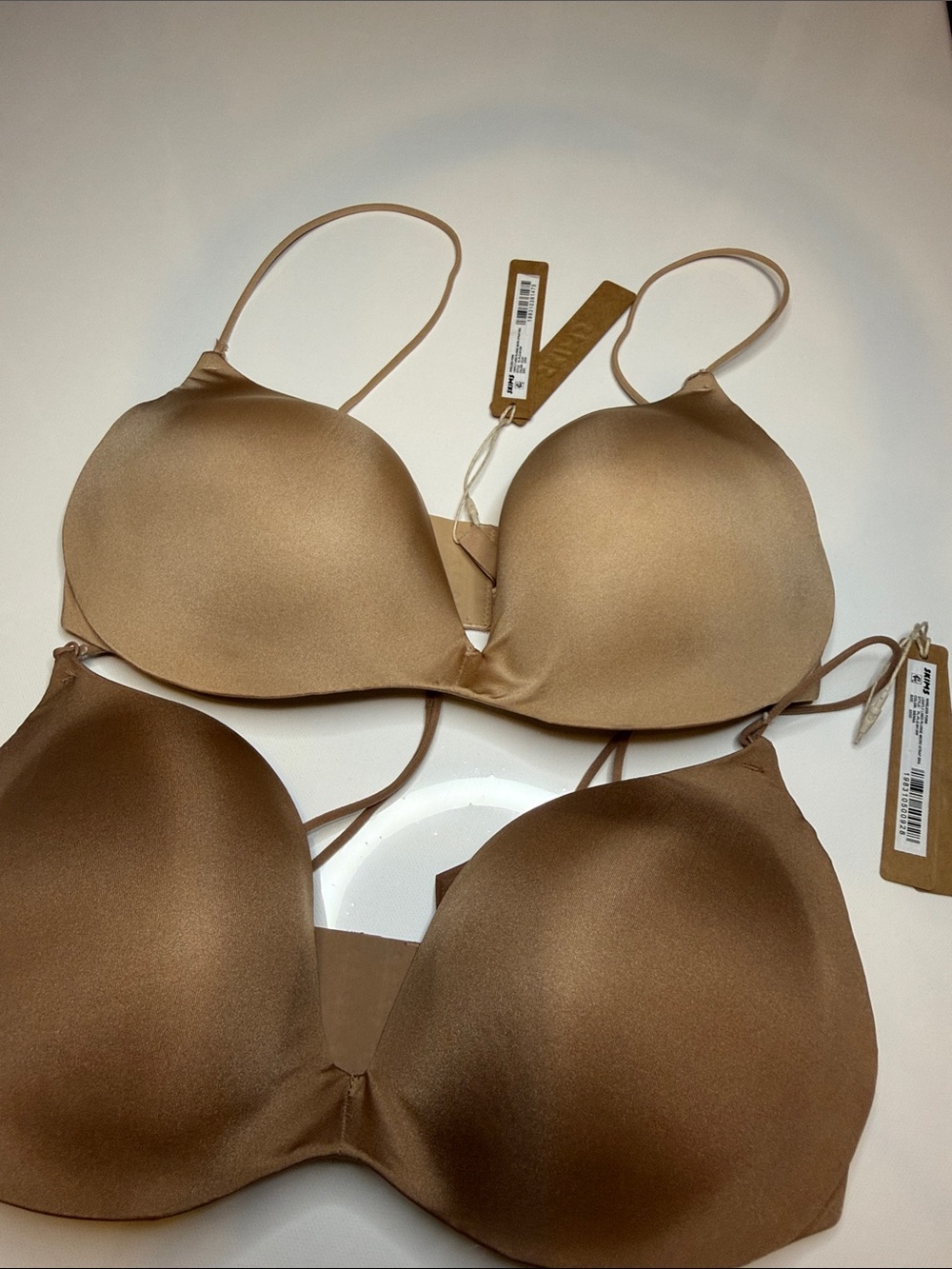 Skims Wireless Form Lightly Lined Plunge Micro Strap Bra - Nude / Tan